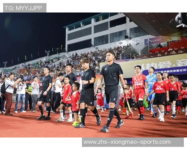 探索aroose足球的魅力与激情,带你领略全新足球体验与团队精神 探索aroose足球的魅力与激情,带你领略全新足球体验与团队精神